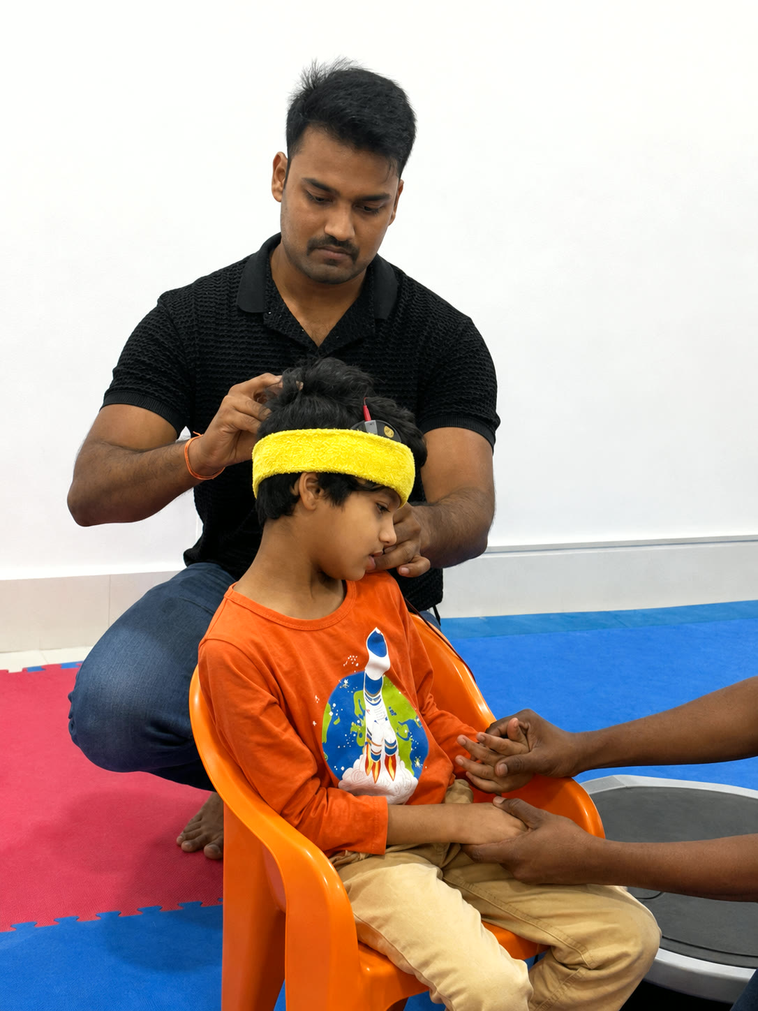 Dr. Aaditya Malathy conducting therapy at DARC Chennai